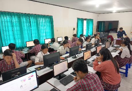 Uji Coba Instrumen Akademik Tahap 1 Kementerian Pendidikan Dasar dan Menengah Digelar di SMPK Kesuma